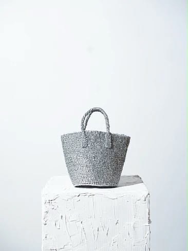 Cartera — Giraffe Collective