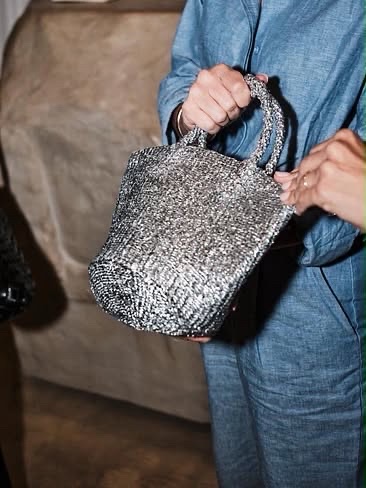 Cartera — Giraffe Collective